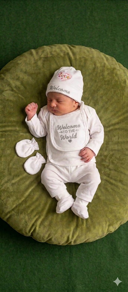 8 Piece Newborn Baby Gift Set – Pure White
